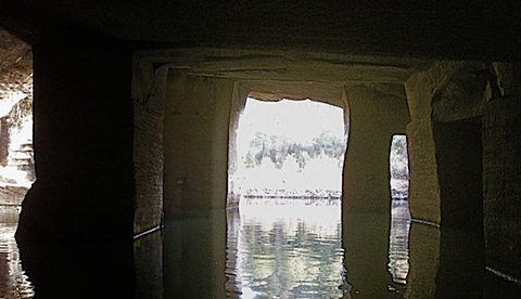 Flooded cave b, 花山迷窟.jpg